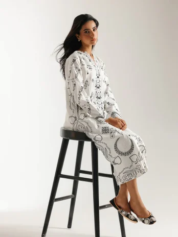 EMBROIDERED SUIT